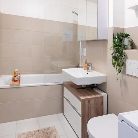 Moderne 2-Zimmer-Wohnung Mit Atemberaubender Skyline Aussicht Auf Frankfurt! Steinbach im Taunus Extérieur photo