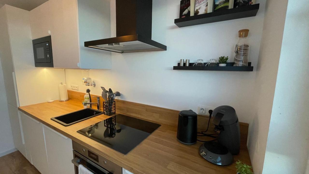 Apartment Moderne 2-zimmer-wohnung Mit Atemberaubender Skyline Aussicht Auf Frankfurt! *